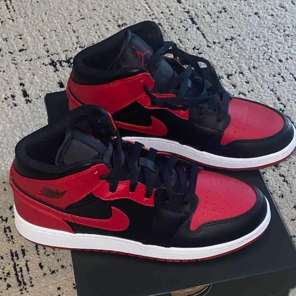 Jordan 1 MID GS BRED COLORWAY